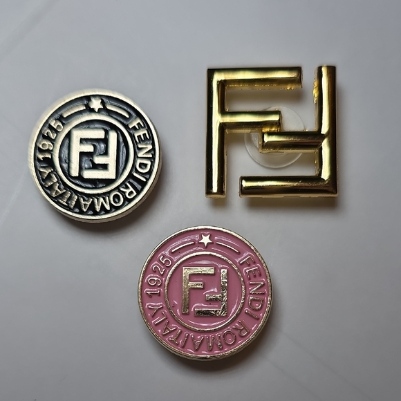 Fendi Logo Jibbitz - Picture 1 of 2